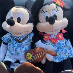 Mickey and Minnie Mouse Hawaii plushies