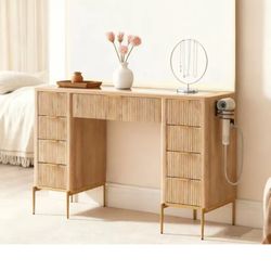 Modern Makeup Vanity With Light Up Mirror 