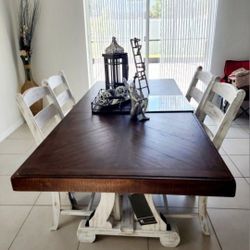 Dining Room table & Chairs $425