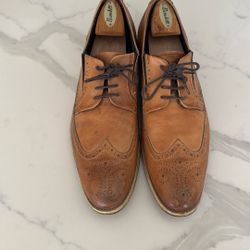 Light Brown Dress/Casual Leather  SHOES (size 11M/Man)