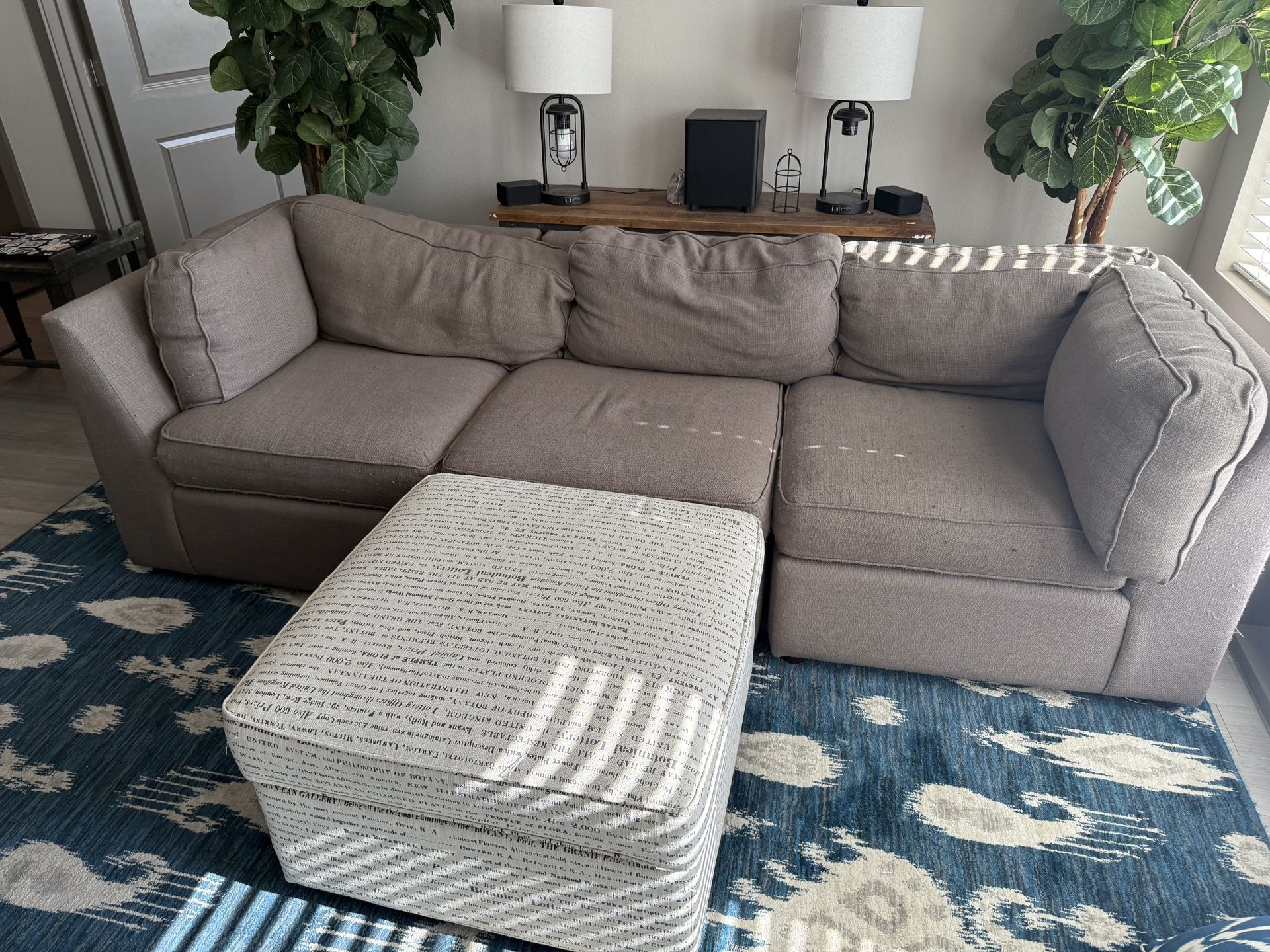 Bassett 3 Piece Sectional With Ottoman