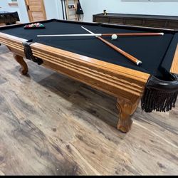 Pool Table 8ft ( Free Delivery & Set Up & New Color Felt Of Your Choice ) 