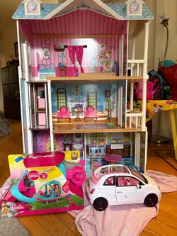 Kidkraft Barbie house and vehicles