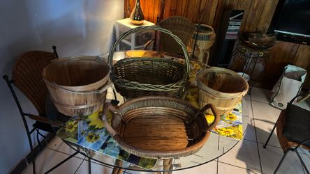 Assorted Arts And Crafts Baskets