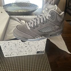 Wolf Grey Jordan 5 Retro size 5y