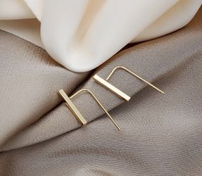 Pretty Gold Metal Earrings 
