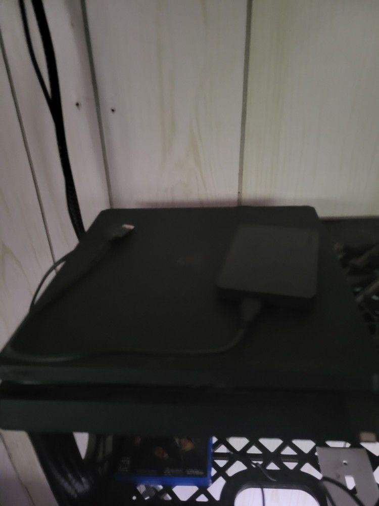 Pa4 Slim 1tb With 500 Gb Hard Drive And 8 Games