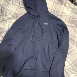 navy blue alo hoodie