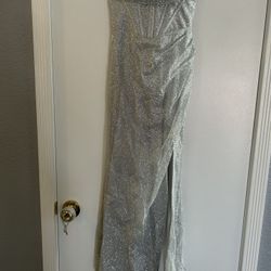women's dress  Size (  4   ) 