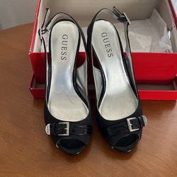 Guess shoes size 6, medium