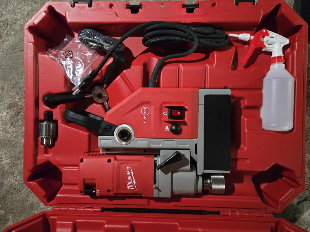 Milwaukee Electromagnetic Auto Stop Mag Drill 4271-21 BRAND NEW