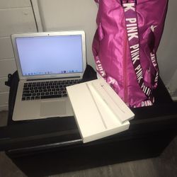 MacBook Air, iPad Pro and Cary Bag