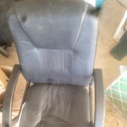 Office Chair In Great Condition! (Camera Not So Good)
