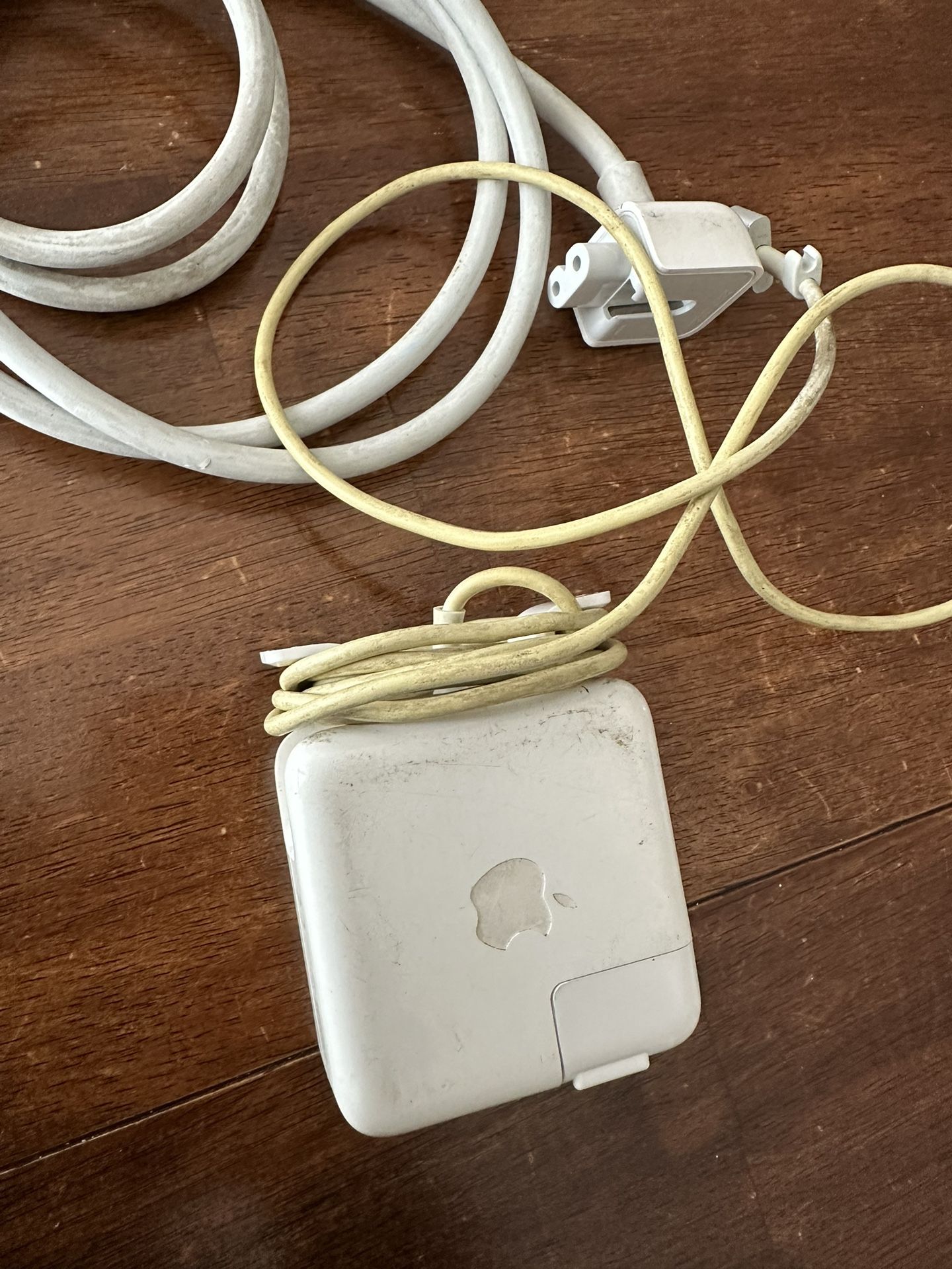 Apple MacBook Charger Cord