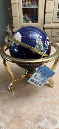 Gemstone Globe Stand blue and Gold