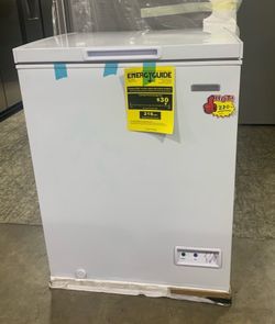 Conservator Chest Freezer White 5.0 Cubic Feet