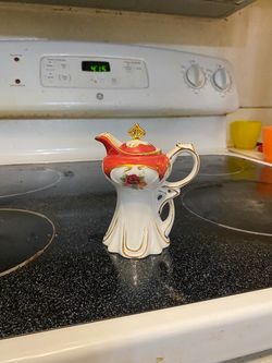 Red rose mini teapot