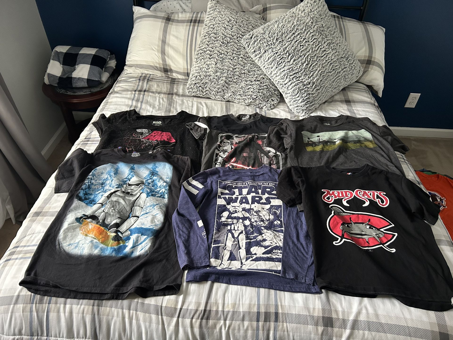 Lot Of 25 Tee Shirts