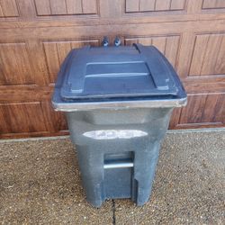 *** 64 Gallon Trash Can ***