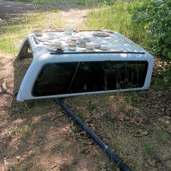 Camper Shelf Of A 2005 GMC 2500 Needs Work 
