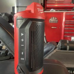 Brand New Milwaukee M12 Packout Speaker 