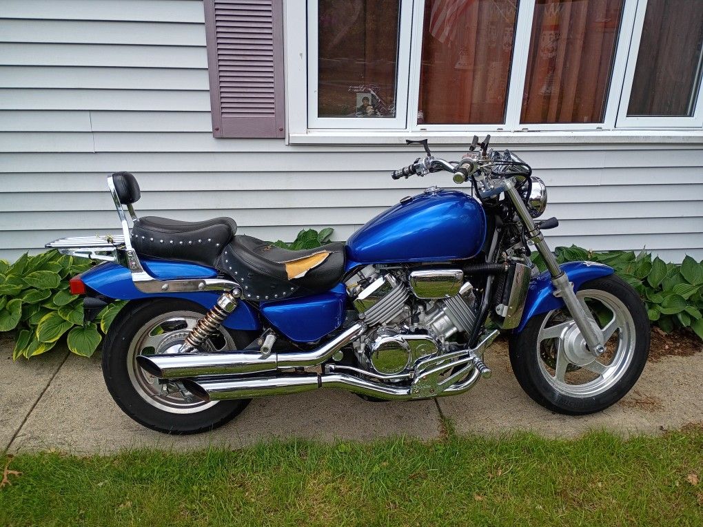 1998 Honda Magna