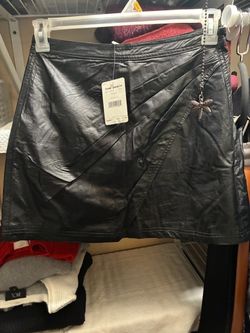 Free People sz 8  black faux leather skirt