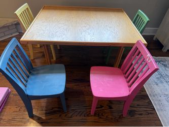 Kids Table and Chairs