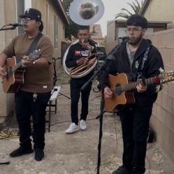 Guitarras y Tuba 
