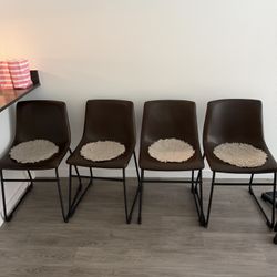 4 Dining Chairs 