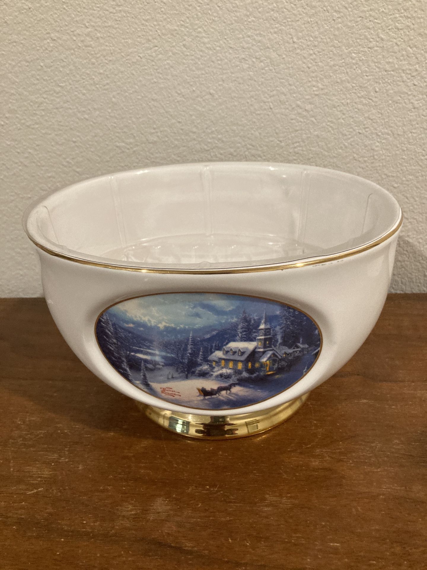 New Thomas Kinkade "Sunday Evening Sleigh Ride" Teleflora gift bowl.