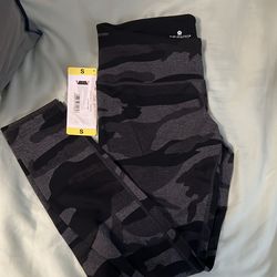 Women’s workout leggings, army size small new