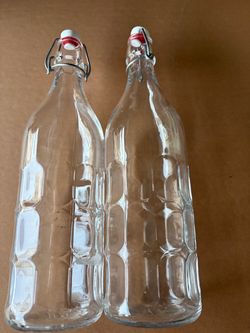Clear Glass Swing Top Bottles – Set of 2