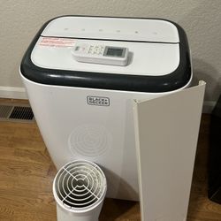 Portable Black & Decker Air conditioning Unit !!