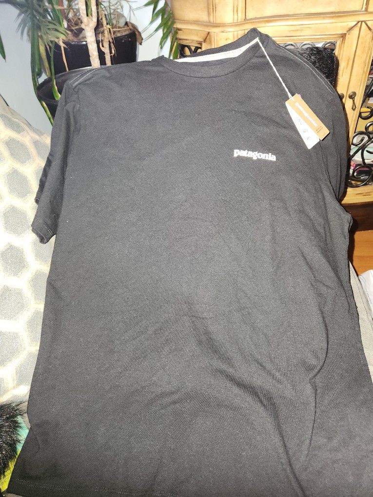 S Patagonia Black Shirt 