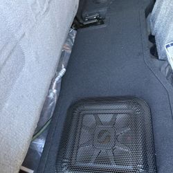 Kicker Box With Dual L7T Subs In Custom Box  