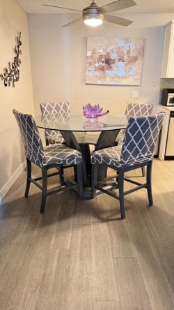 Dining table glass