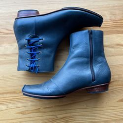 SIZE 8.5 FLUEVOG LEATHER BOOTS - Spring Cleaning ✈️