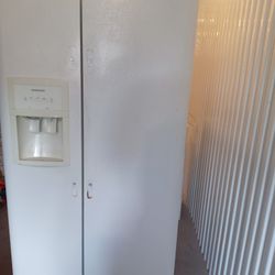 Frigidaire Refrigerator 
