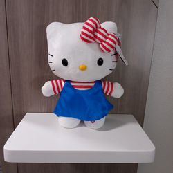Hello Kitty Animated Greeter "Dancing Clover"