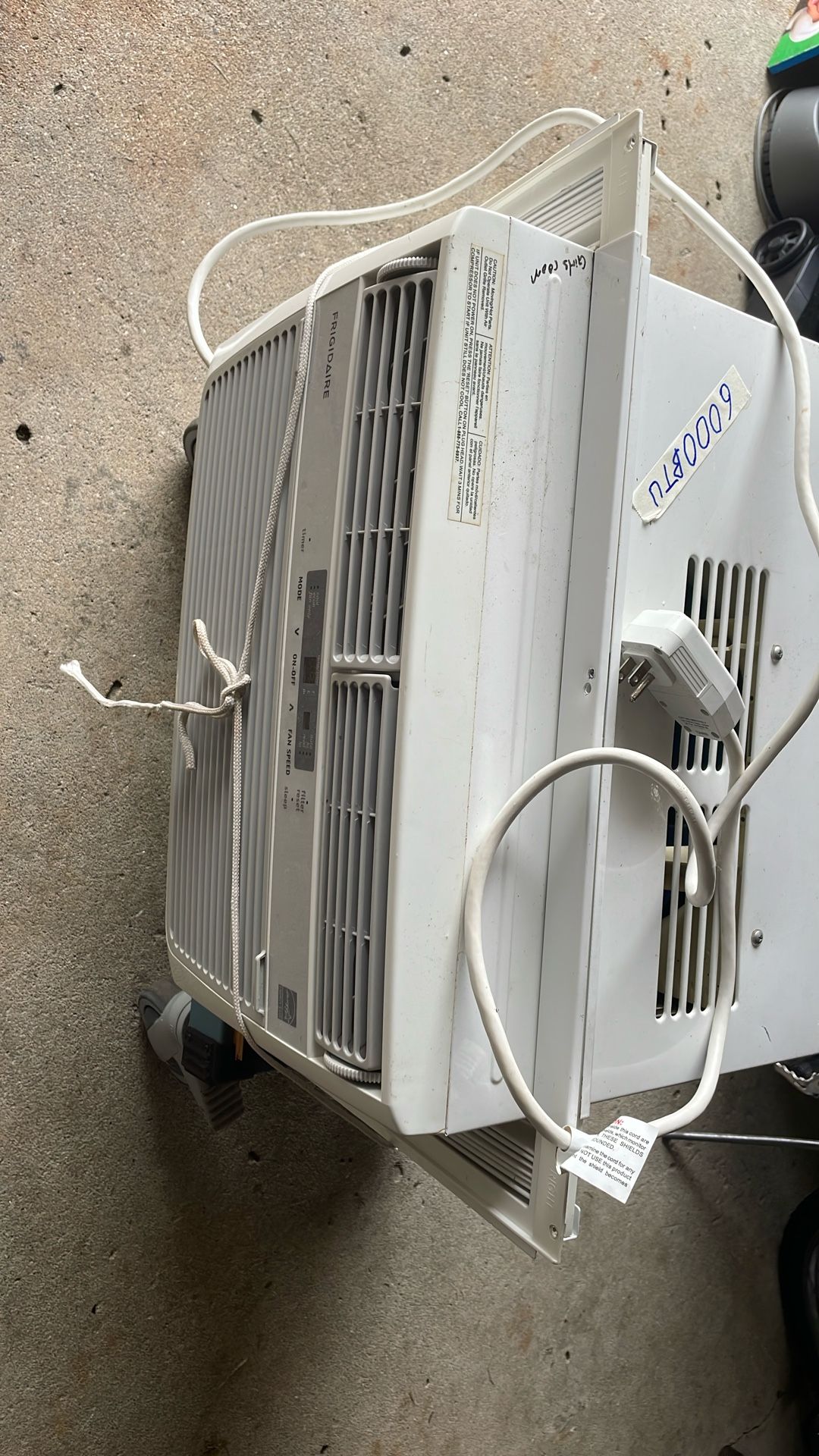 Frigidaire 6000 BTU 