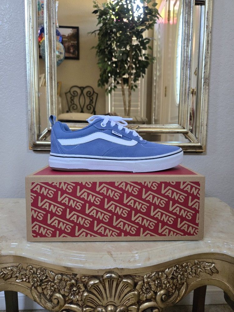VANS Walker Shoes Size 7.5