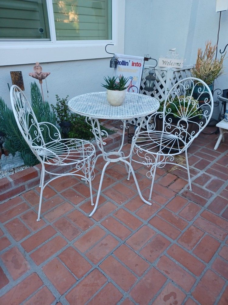 Vintage 1950-60's Iron Bistro Set Table & 2 Chairs 