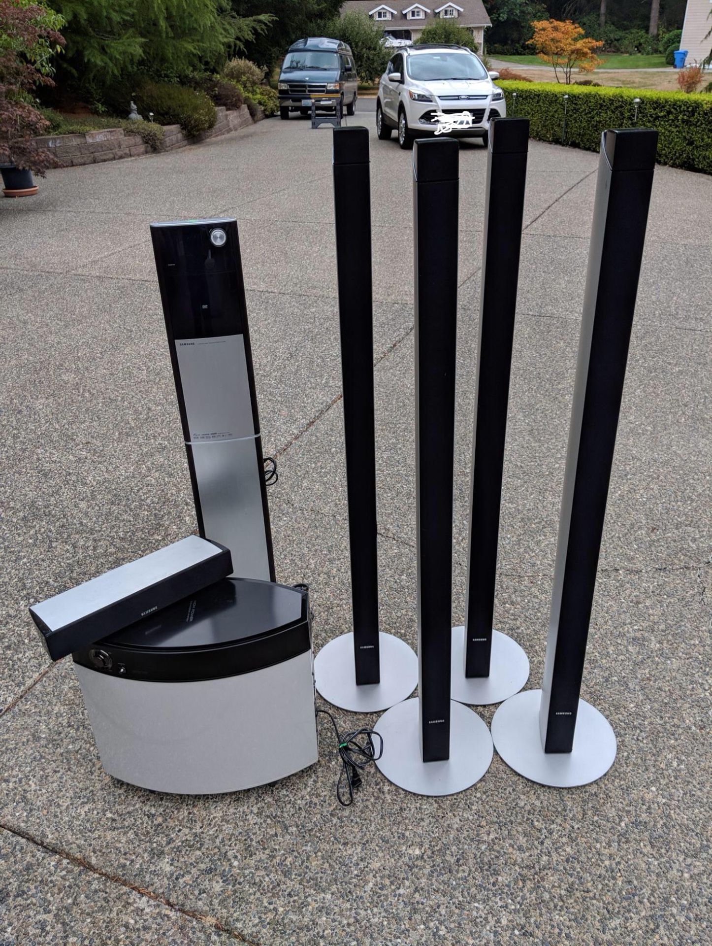 Slim Digital Home Theater System HT-DS1000