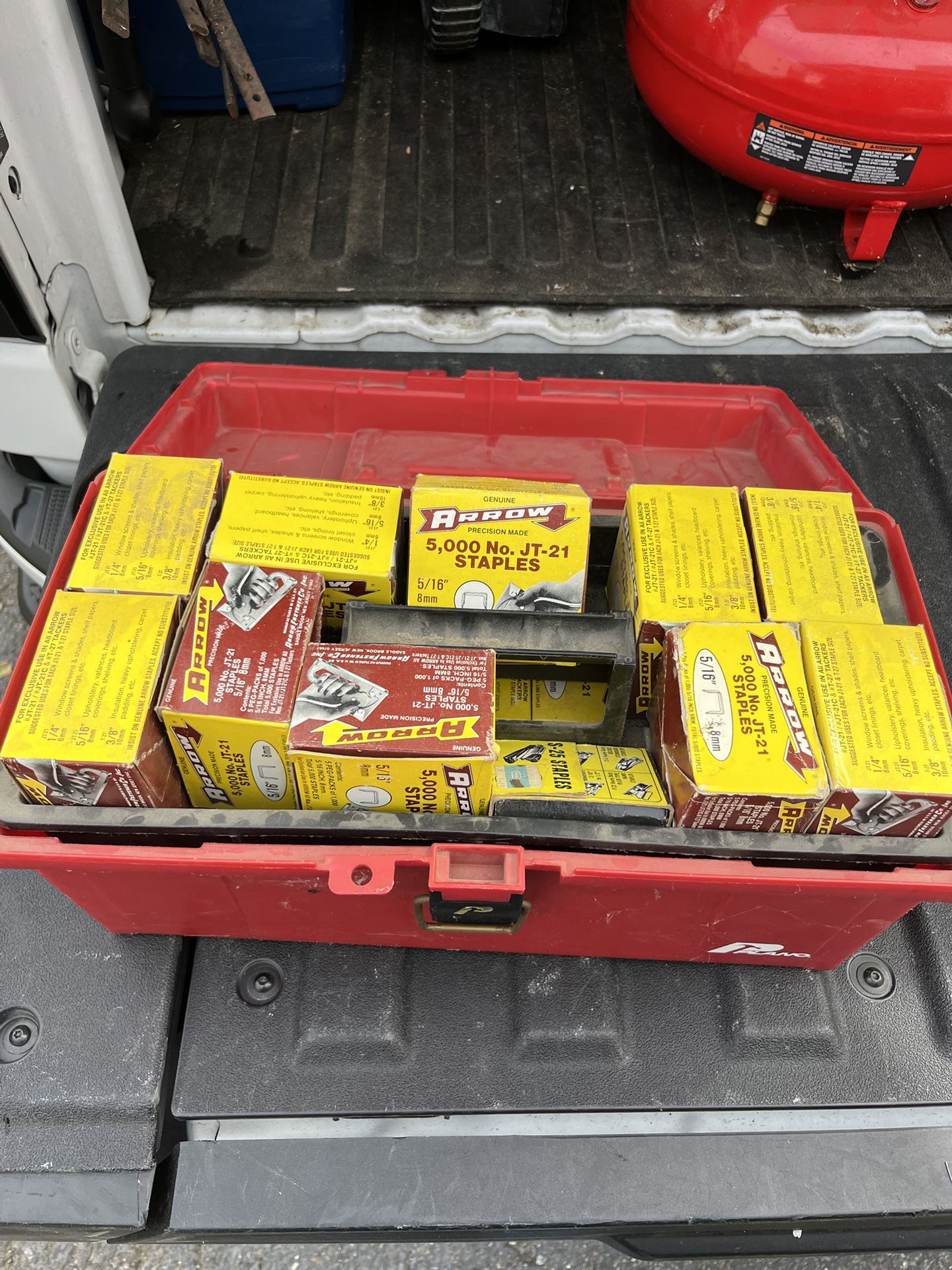 Arrow 5/16-8mm staples entire box