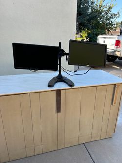 Good working " Dell " dual monitors with base