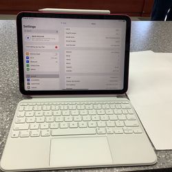 iPad 10th Gen 64gb with Accessories 