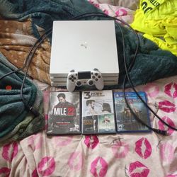 PS4 With 4 Movies And One Game Disk