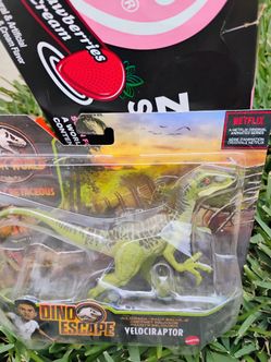 Jurassic World Dino Escape Velociraptor