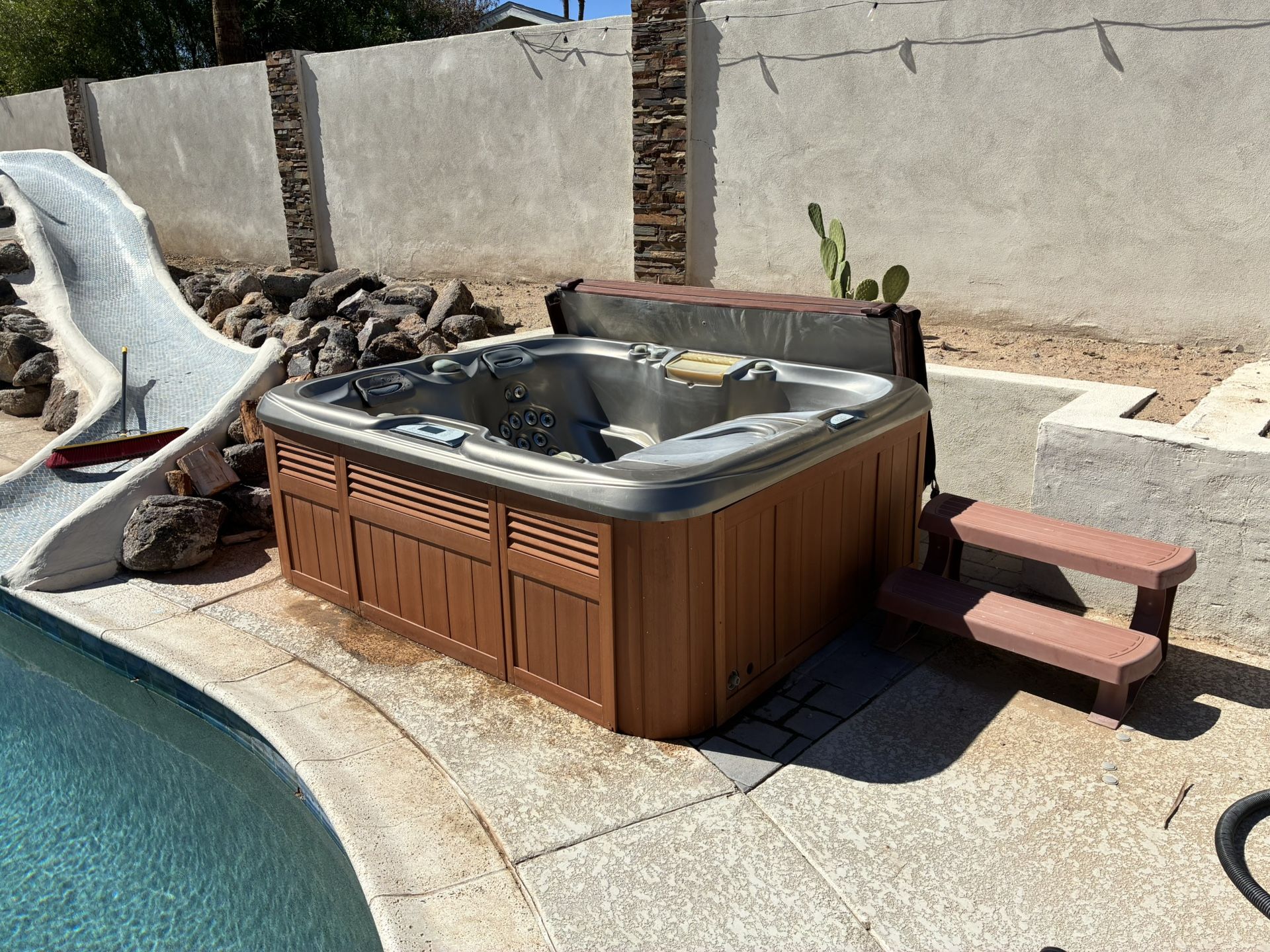 Hot Tub - Sundance Capri